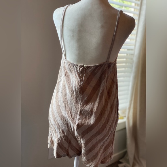 Urban Outfitters Beige Romper - Picture 5 of 5